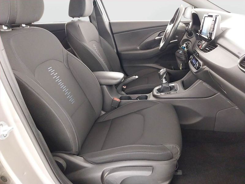 Hyundai i30 (2018) Go! 1.4 T-GDI, ČR,1.maj - fotka 9 z 27