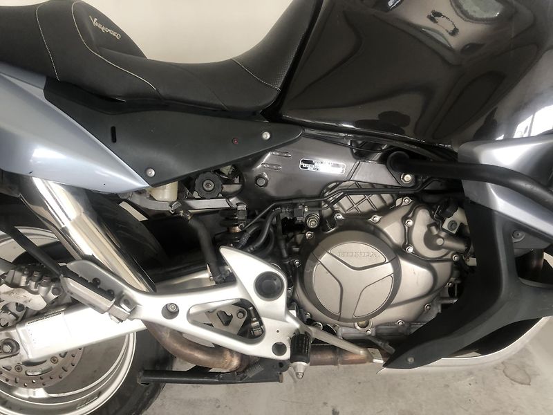 Honda XL 1000 V Varadero - fotka 20 z 23