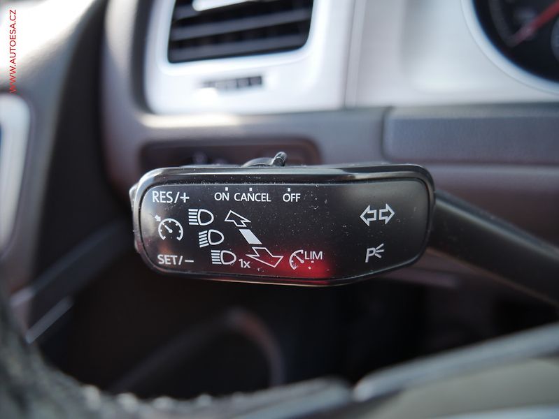 Volkswagen Golf (2014) 1.2 TSi, ČR, STK4/28 - fotka 12 z 19