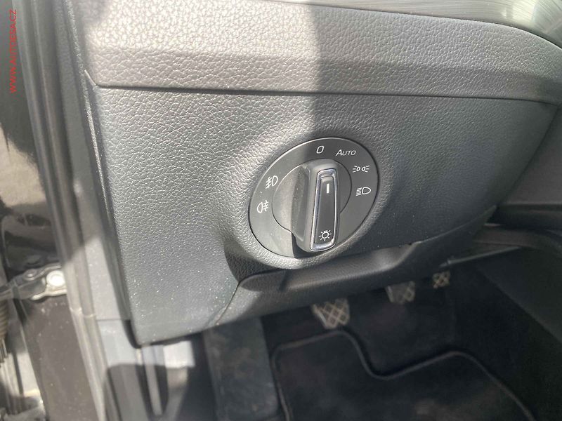 Škoda Superb (2021) 2.0 TDi, Style, LED - fotka 15 z 19