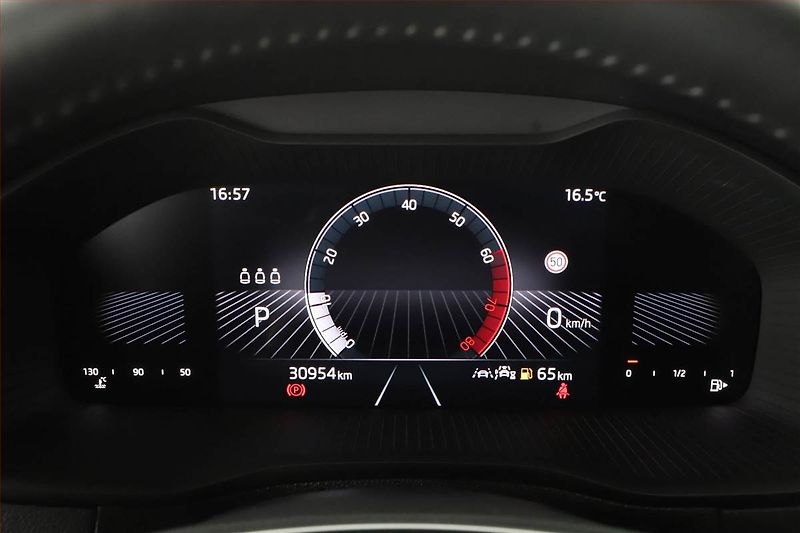 Škoda Karoq (2025) 1.5 TSI - fotka 8 z 17