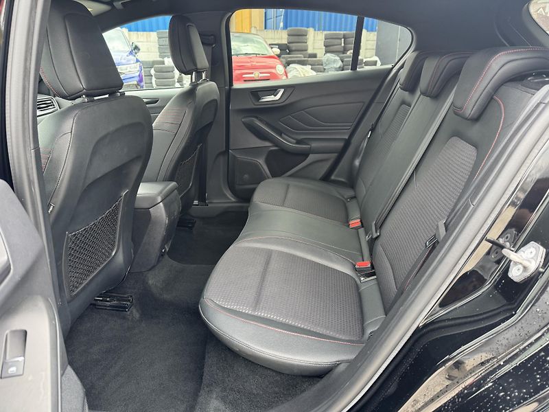 Ford Focus (2018) 2.0TDCi 110KW 1.Majitel ST  - fotka 18 z 34
