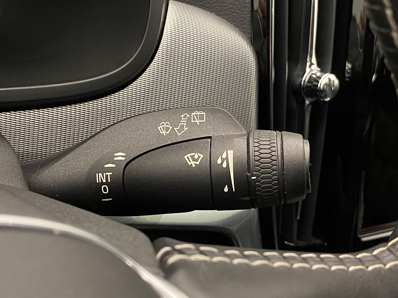 Volvo V90 D4 R-DESIGN AUT  - fotka 23 z 48