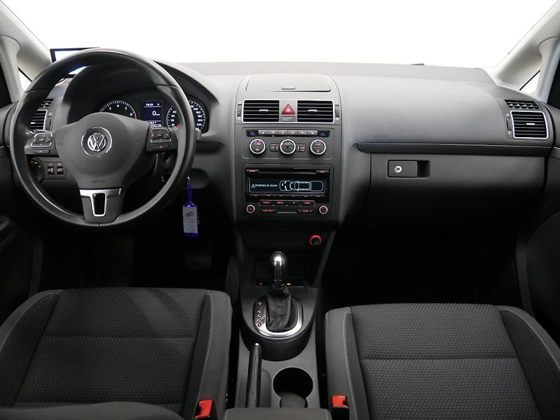 Volkswagen Touran - fotka 5 z 25