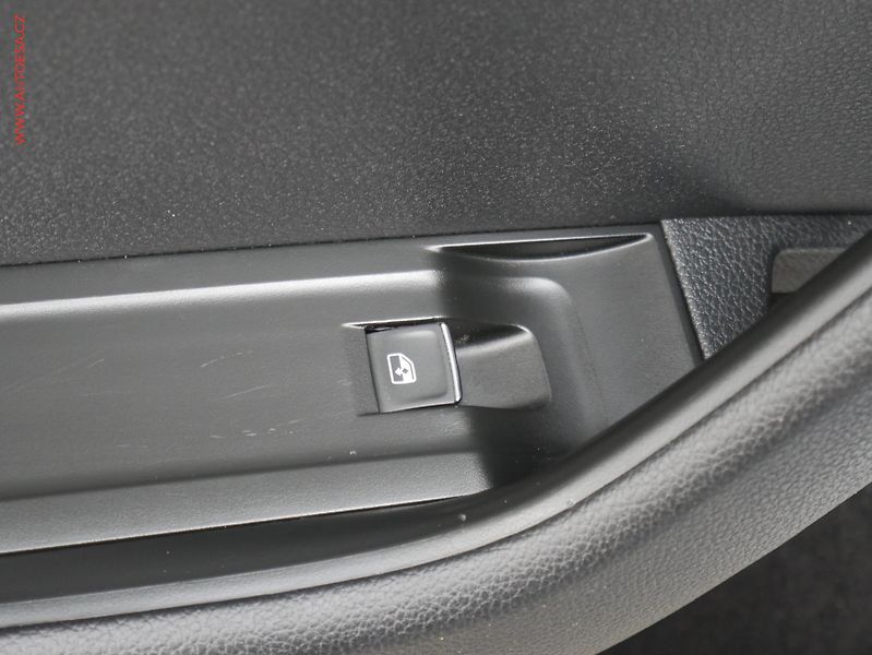 Škoda Superb (2018) 2.0 TDi 4x4, ČR, Style, DSG - fotka 12 z 21