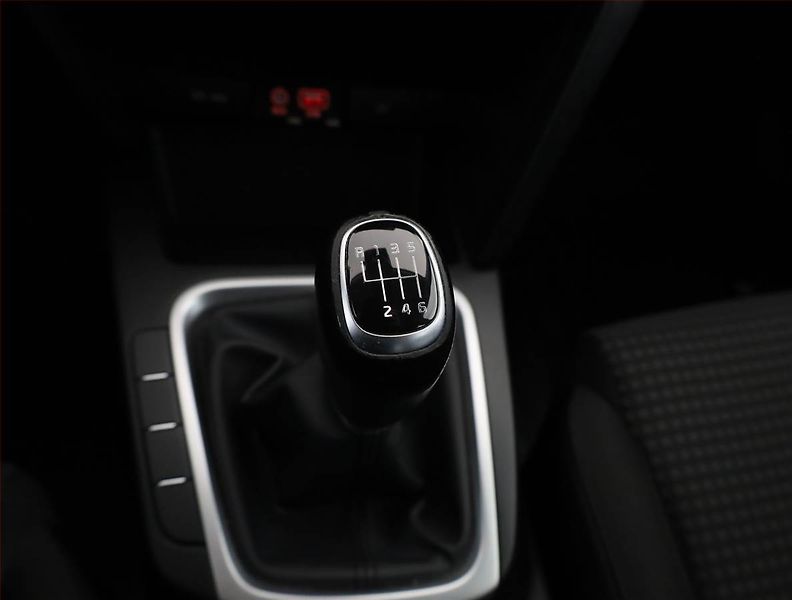 Kia Ceed (2020) 1.4 CVVT, Serv.kniha, Tempomat - fotka 12 z 17