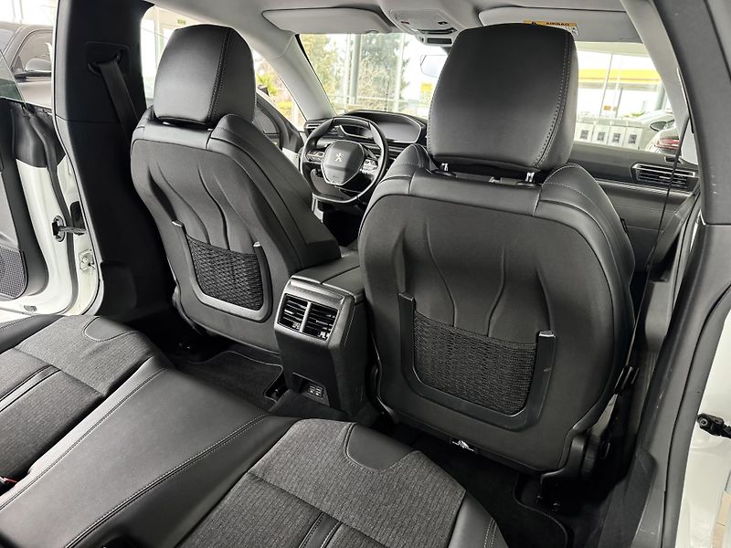 Peugeot 508 Hybrid 225*AT8*REZERVACE! - fotka 17 z 38
