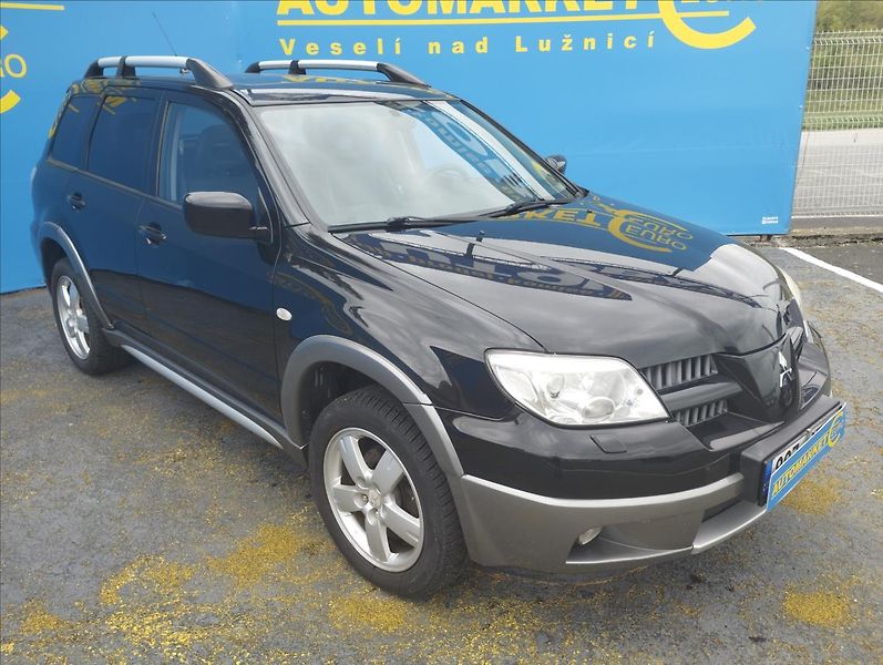Mitsubishi Outlander 2,4 i 118KW, 4X4, AUTOMAT - fotka 3 z 20