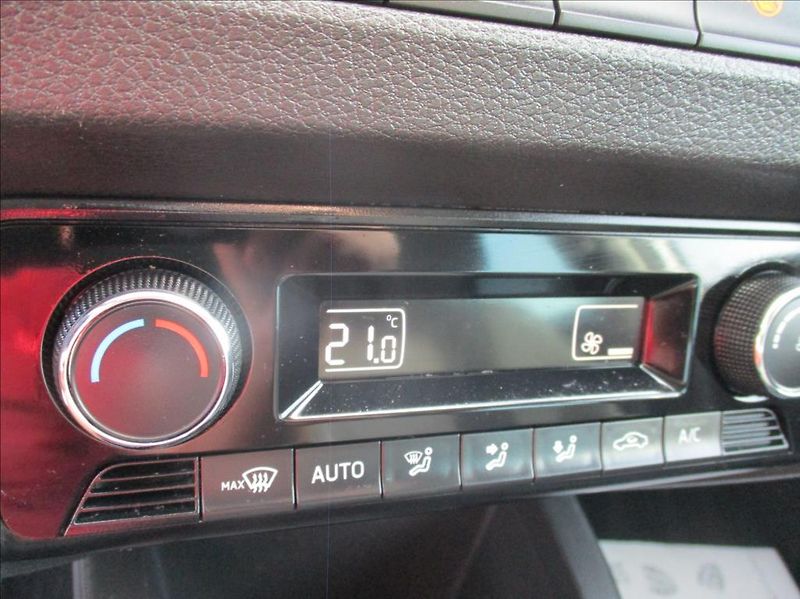 Škoda Fabia 1,0 TSI, klima,servis,DPH,CZ, - fotka 23 z 38