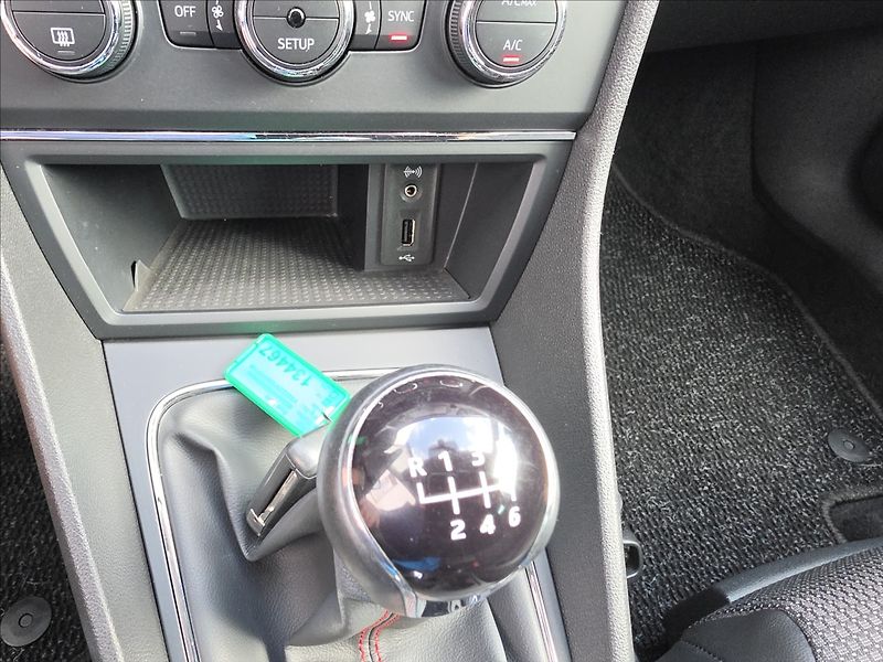 Seat Leon 1,4 TSi 110KW ST FR+ KŮŽE NAVI - fotka 22 z 46