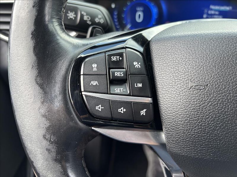 Ford Explorer 3,0 V6 PHEV Platinum AWD 7Míst - fotka 38 z 65