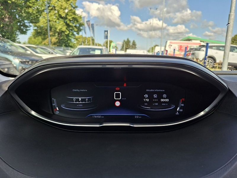 Peugeot 5008 ACTIVE 1,2 PT 130k M6 - fotka 18 z 26