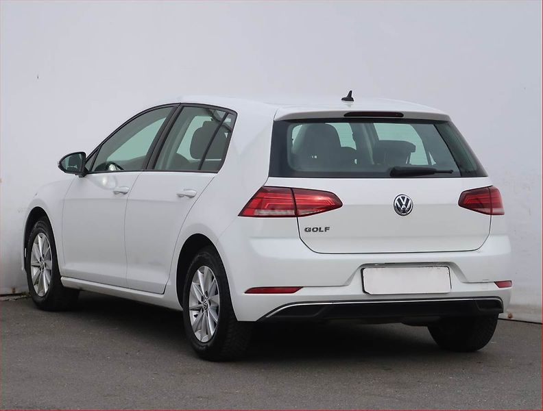 Volkswagen Golf (2018) Comfortline 1.4 TSI, Tempomat - fotka 4 z 17