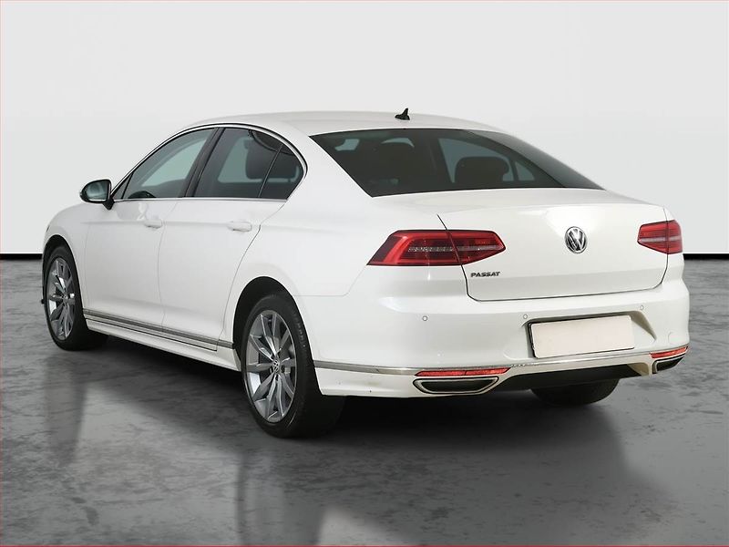 Volkswagen Passat (2018) R-Line 2.0 TDI, Automat - fotka 4 z 25
