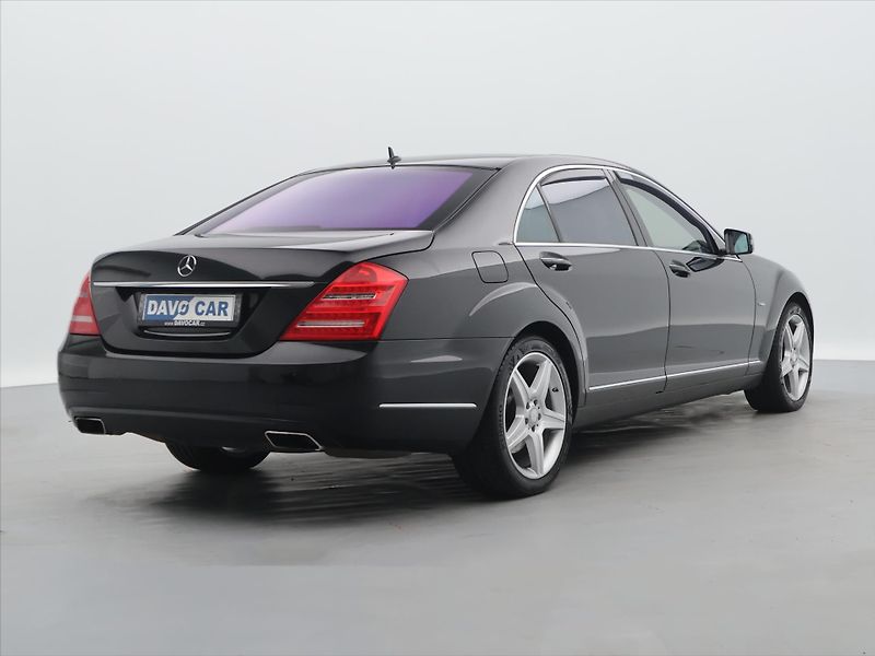 Mercedes-Benz Třídy S 4,7 500 L 320 kW 4 Matic AMG - fotka 7 z 39