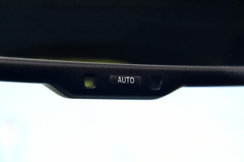 Toyota RAV4 2.2 D4-D AWD,XENONY,KAMERA,ČR - fotka 34 z 49