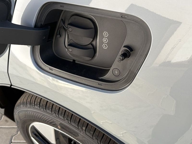 Volvo EX30 PLUS P5 Long Range Electric 20 - fotka 21 z 25