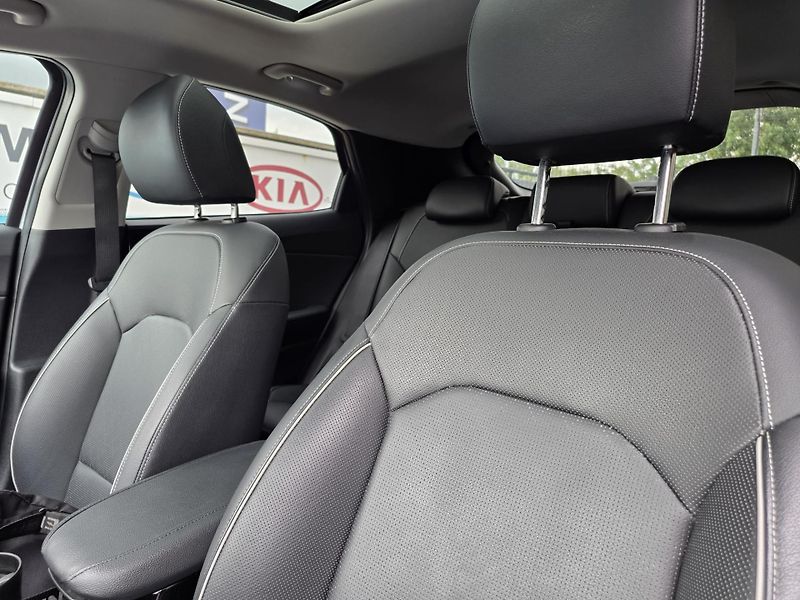 Kia XCeed (2020) 1.6-PLUG-IN HYBRID-1.MAJITEL - fotka 12 z 19