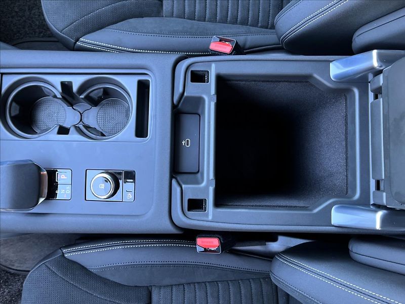 Land Rover Discovery (2026) 3,0 D250 S AWD - fotka 30 z 35