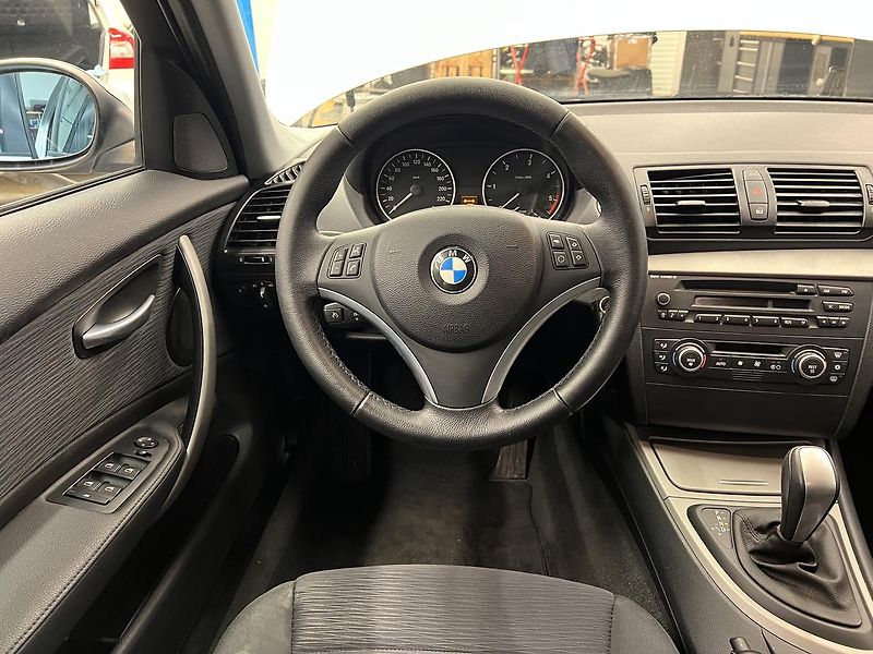 BMW Řada 1 118D 105kW - fotka 8 z 13