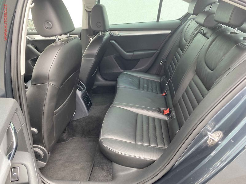 Škoda Octavia (2015) 1.8 TSi 4x4, Elegance, DSG - fotka 10 z 18