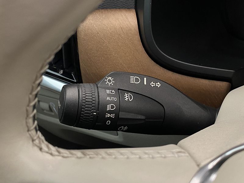 Volvo S90 T6 AWD   REZERVACE - fotka 21 z 40