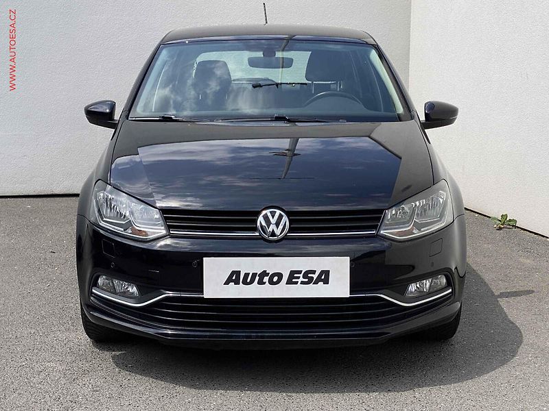 Volkswagen Polo (2015) 1.0 MPi, Comfortline, výhřev - fotka 2 z 17