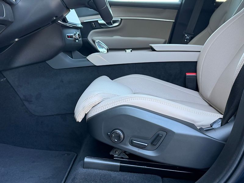 Volvo XC90 (2026) PLUS B5, kamery 360°, ventilac - fotka 8 z 22