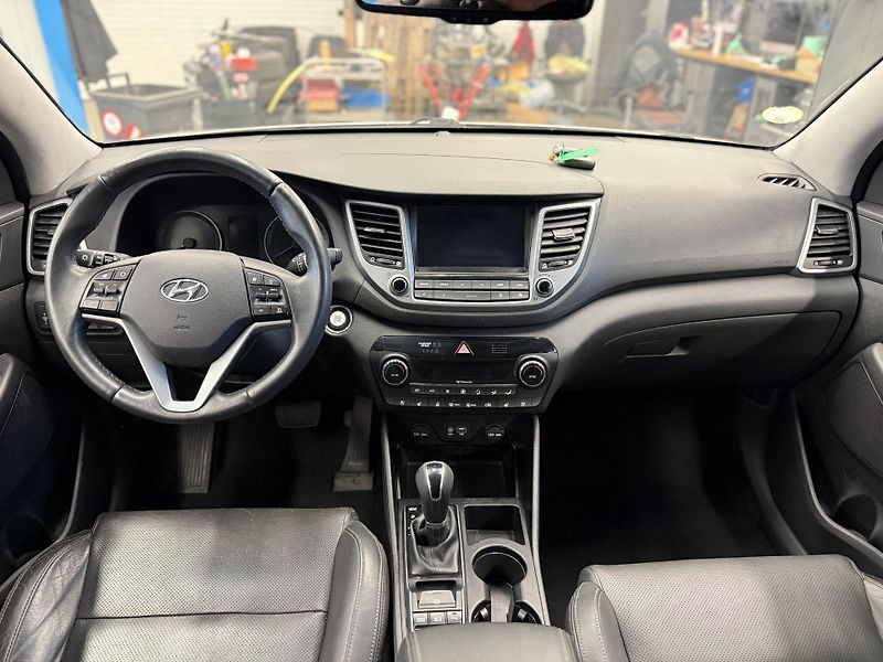 Hyundai Tucson 1.7 CRDi 104 kW - fotka 8 z 19
