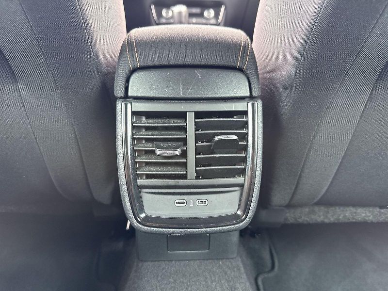 Škoda Scala (2024) 1.0 TSI Top Selection - fotka 28 z 32