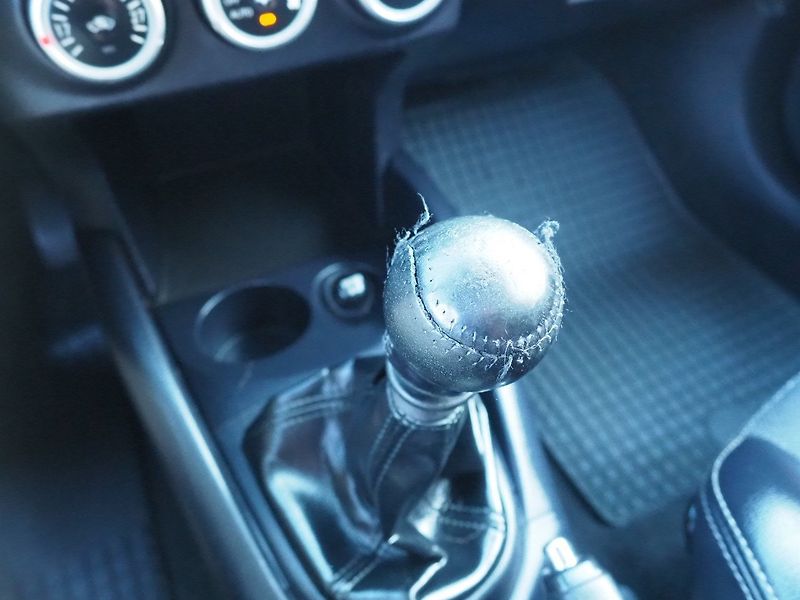 Peugeot 4007 (2010) 2.2 HDI, 115 kW, 4x4, 7 míst - fotka 29 z 39