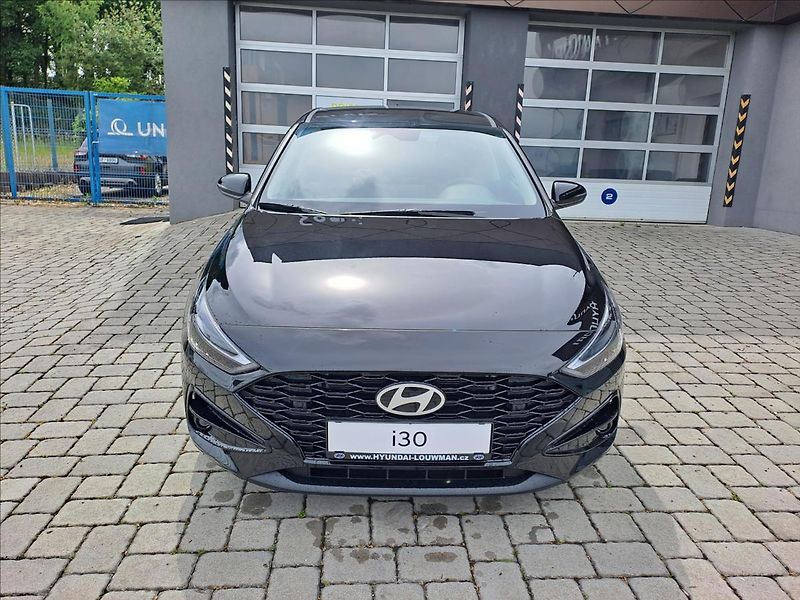 Hyundai i30 (2026) 26 HB 1,0 T-GDI MT STYLE - fotka 2 z 25