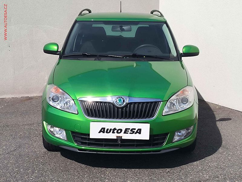 Škoda Fabia (2012) 1.2 TSi, Family, +kola - fotka 2 z 16