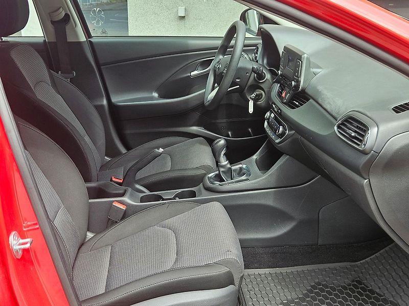 Hyundai i30 1.5i Start Plus, 1.maj. - fotka 22 z 29