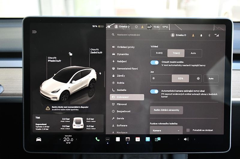 Tesla Model Y LONG RANGE DUAL REZERVACE - fotka 29 z 38