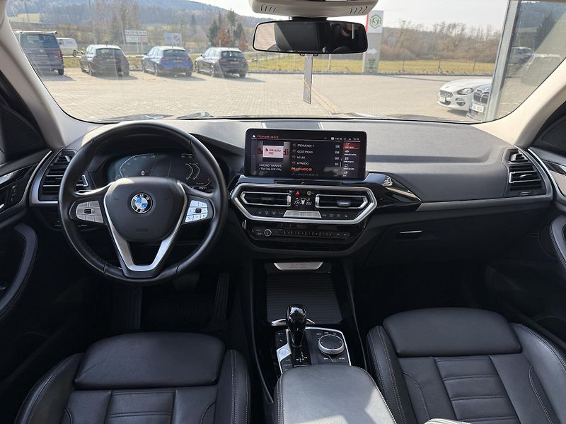 BMW X3 (2022) 30XD 210kW LASER PANORAMA CZ!! - fotka 18 z 43