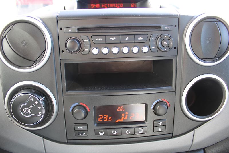 Citroën Berlingo 1,6 HDI Multispace Automat - fotka 13 z 21