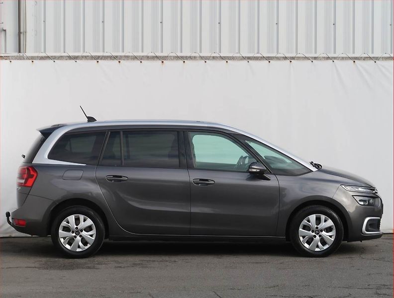 Citroën C4 Picasso (2018) 1.6 BlueHDi, 7 míst, Navi - fotka 6 z 21
