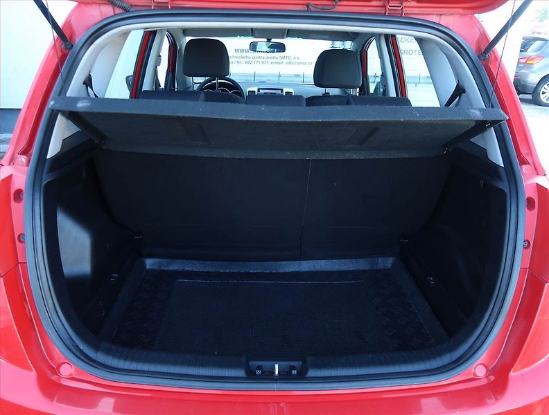 Kia Venga (2010) 1.4 CVVT, Serv.kniha - fotka 13 z 15