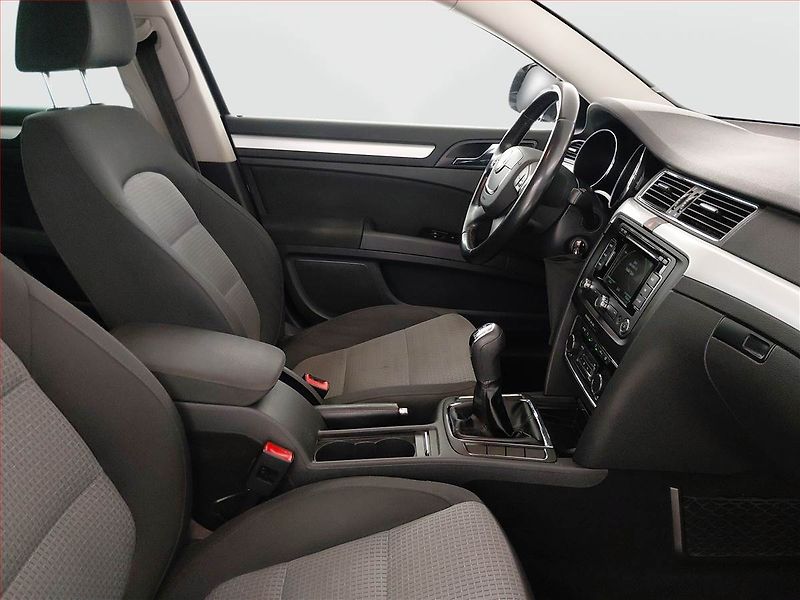 Škoda Superb (2013) Ambition Plus 2.0 TDI - fotka 9 z 20