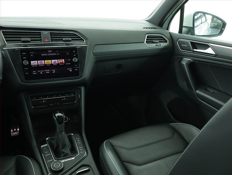 Volkswagen Tiguan (2022) R-Line 2.0 TSI - fotka 8 z 19