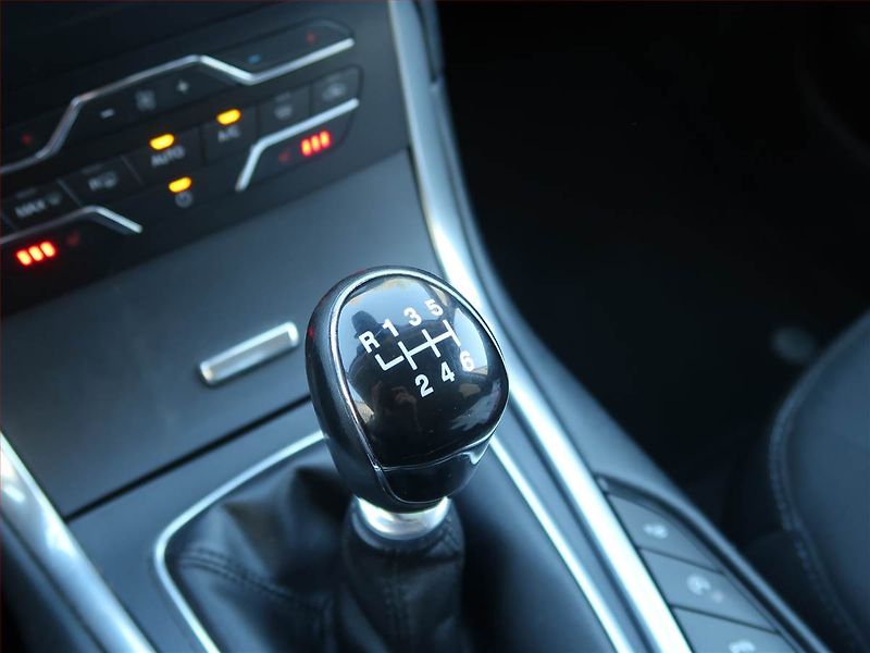Ford Galaxy (2019) Titanium 2.0 EcoBlue, 4X4 - fotka 20 z 23