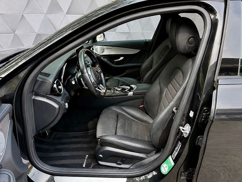 Mercedes-Benz Třídy C 300d AMG, WEBASTO, BURMESTER, - fotka 10 z 22