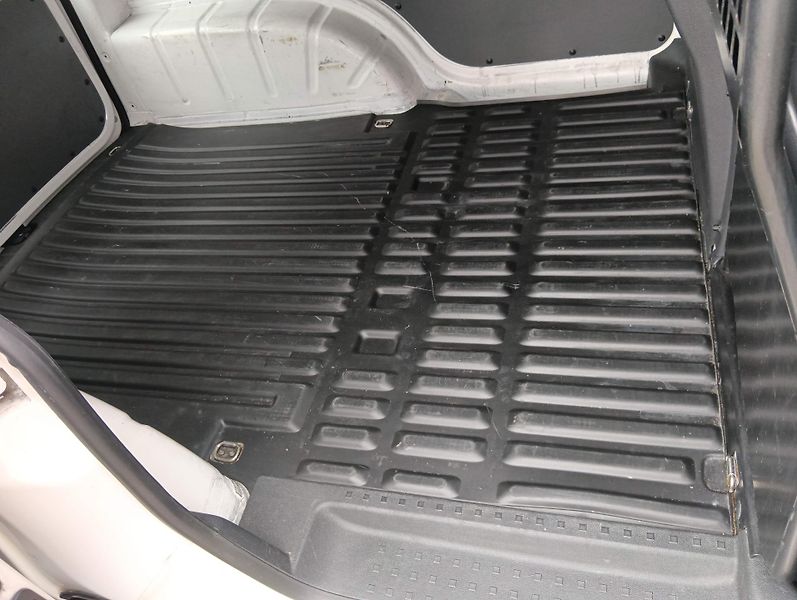 Volkswagen Caddy (2018) 2.0 TDI / 75kW, AC, DPH - fotka 26 z 34