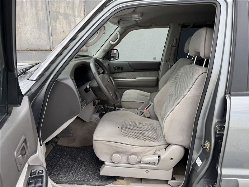 Nissan Patrol 3,0 Di GR Wagon 4X4 - fotka 19 z 50