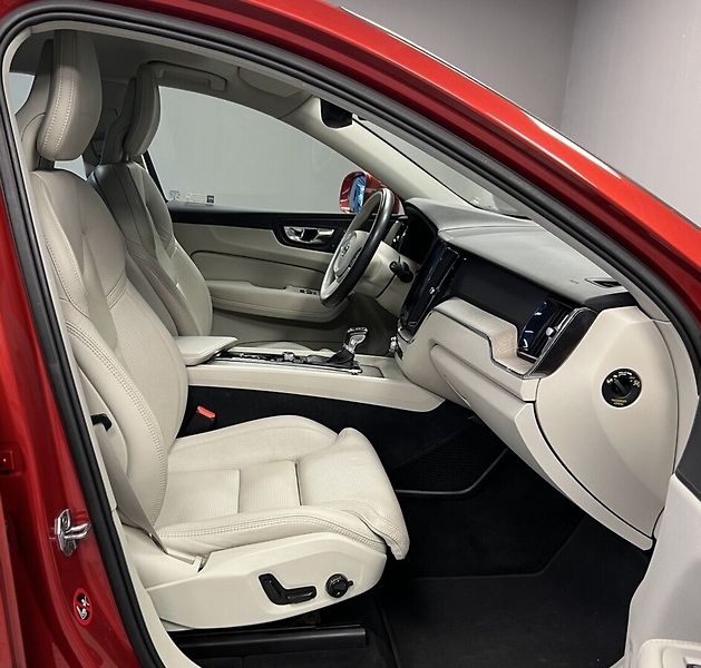 Volvo XC60 T5 AT AWD Inscription - fotka 9 z 17