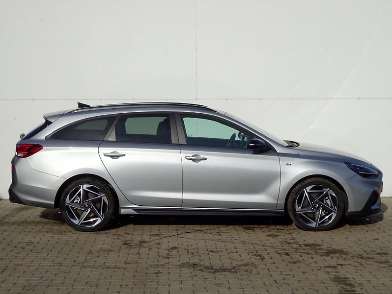 Hyundai i30 1.5 T-GDI 103kW DCT N-Line - fotka 3 z 19