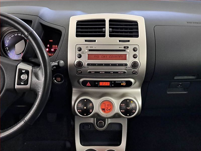 Toyota Urban Cruiser (2009) 1.33 Dual VVT-i, Vyhř. sedaček - fotka 12 z 18