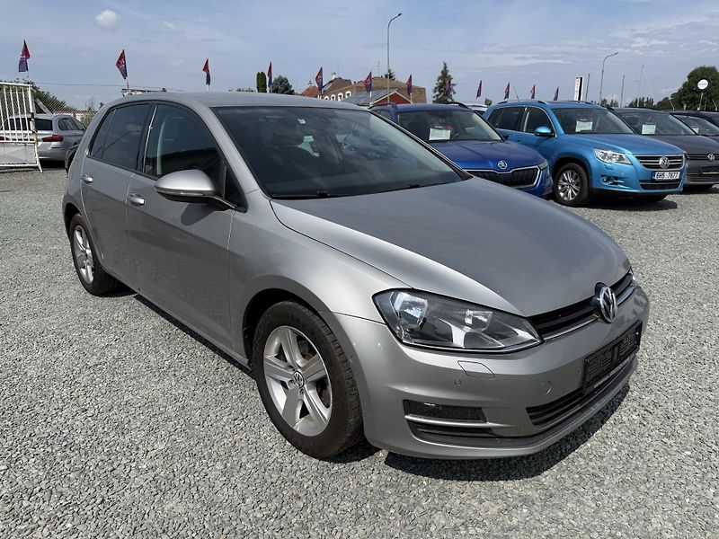 Volkswagen Golf 1.2 TSI COMFORTLINE - fotka 1 z 13