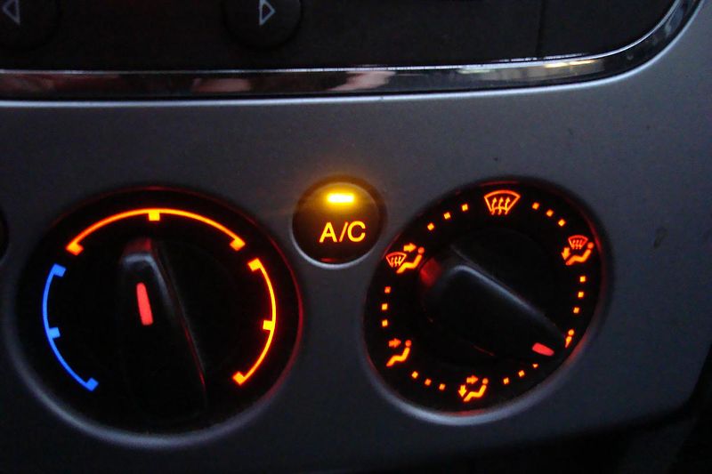 Ford Focus (2007) 1.6i,ČR,Pravid.serv.STK 5/2027 - fotka 41 z 54